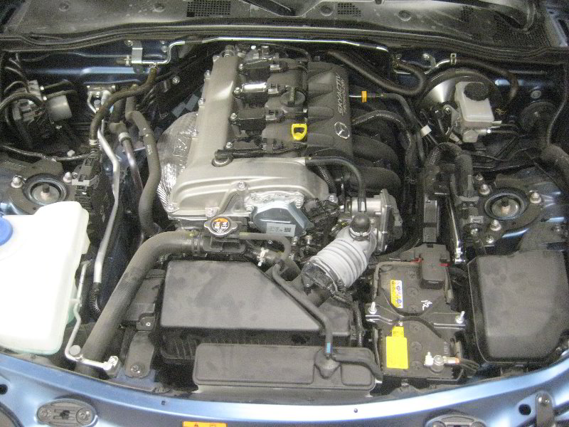 Mazda-MX-5-Miata-12V-Automotive-Battery-Replacement-Guide-001