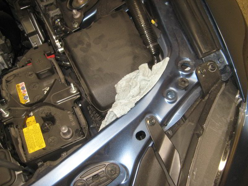 Mazda-MX-5-Miata-12V-Automotive-Battery-Replacement-Guide-005