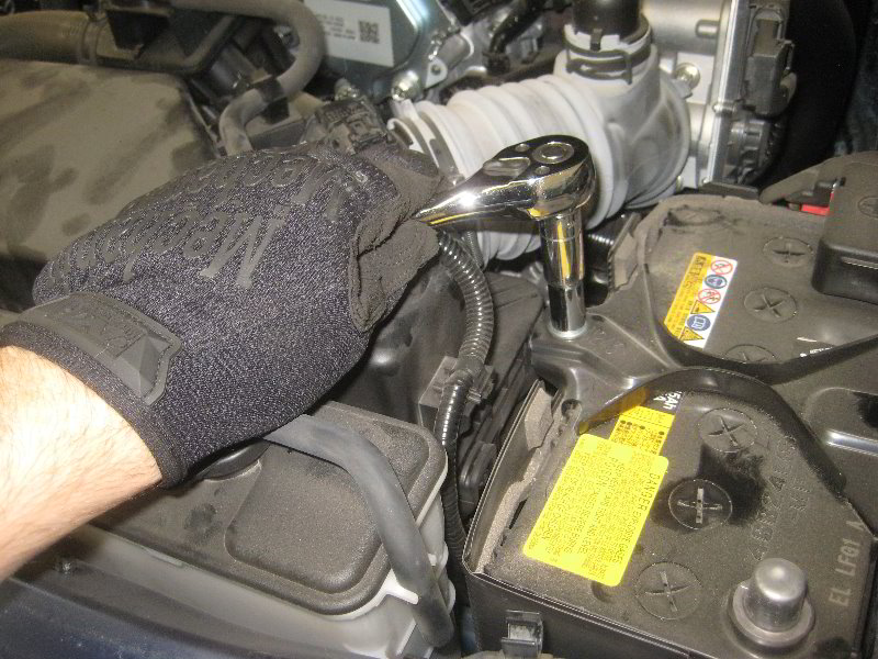 Mazda-MX-5-Miata-12V-Automotive-Battery-Replacement-Guide-007