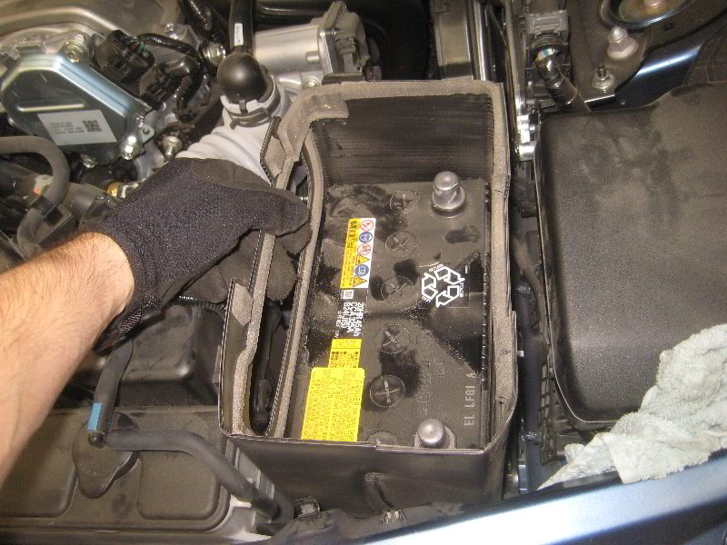 Mazda-MX-5-Miata-12V-Automotive-Battery-Replacement-Guide-014
