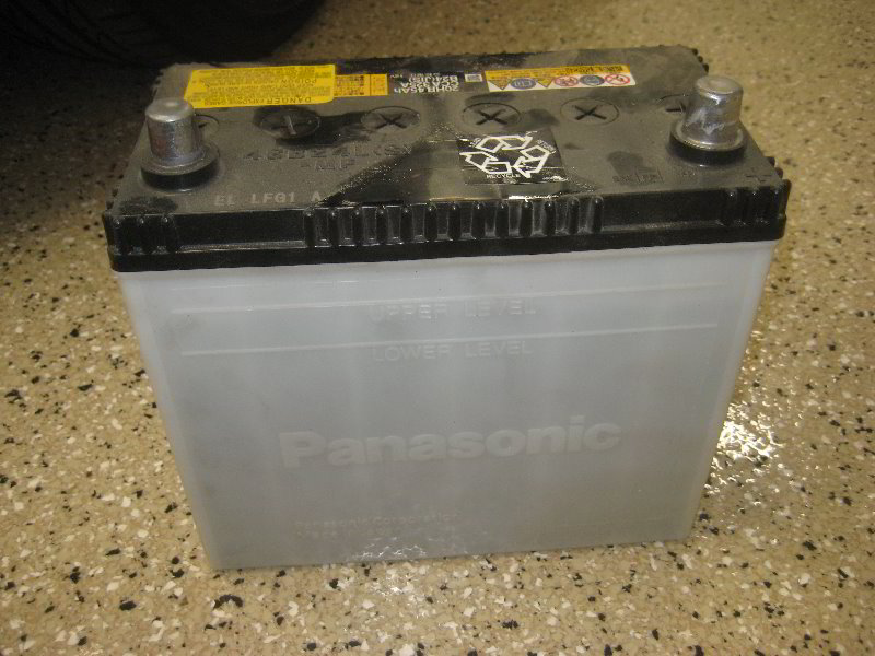 Mazda-MX-5-Miata-12V-Automotive-Battery-Replacement-Guide-015