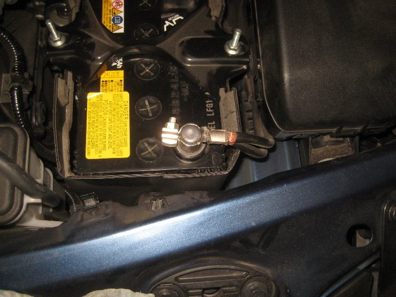 Mazda-MX-5-Miata-12V-Automotive-Battery-Replacement-Guide-031