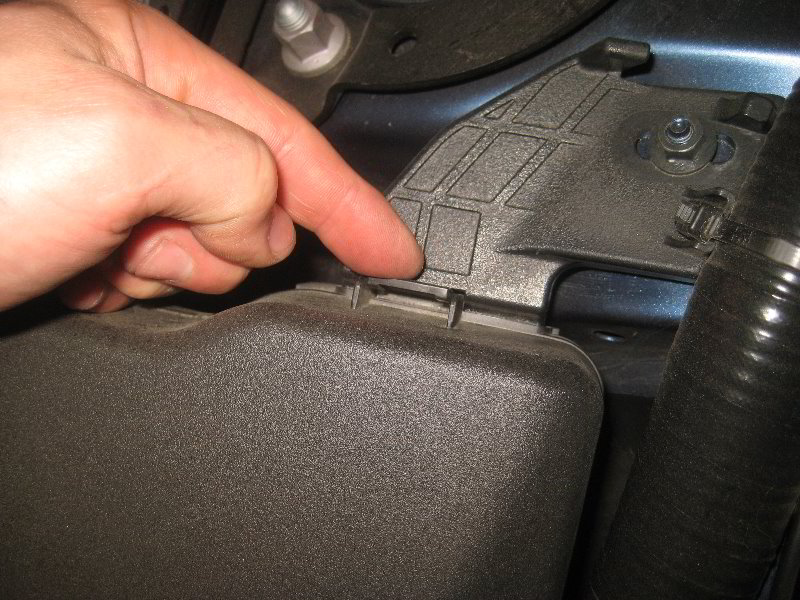 Mazda-MX-5-Miata-Electrical-Fuses-Replacement-Guide-003