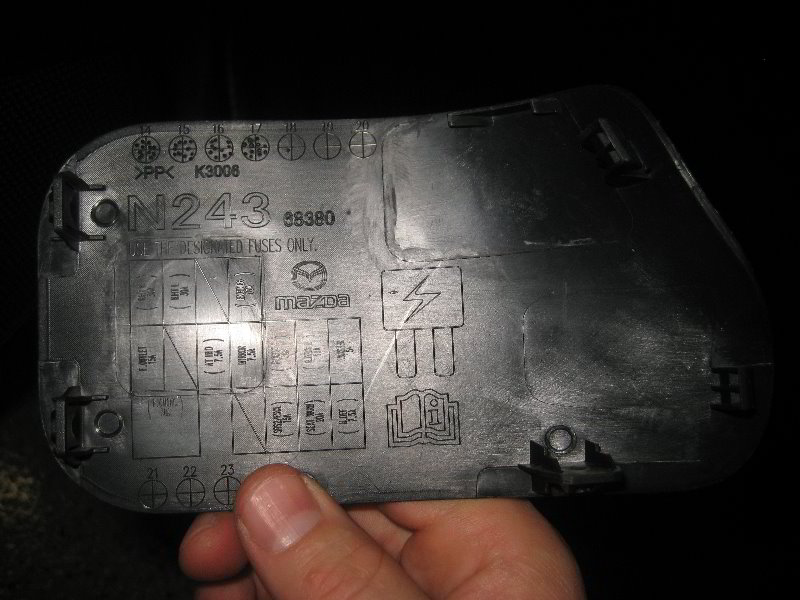 Mazda-MX-5-Miata-Electrical-Fuses-Replacement-Guide-011