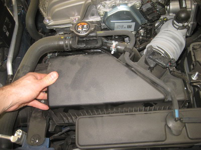 Mazda-MX-5-Miata-Engine-Air-Filter-Replacement-Guide-018