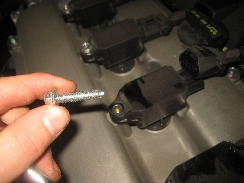 Mazda-MX-5-Miata-Spark-Plugs-Replacement-Guide-009