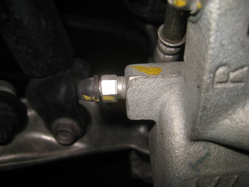 Mazda-MX-5-Miata-Front-Brake-Pads-Replacement-Guide-035