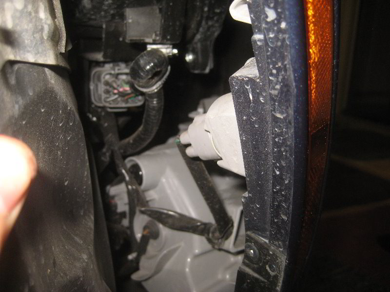 Mazda-MX-5-Miata-Front-Side-Marker-Light-Bulb-Replacement-Guide-011