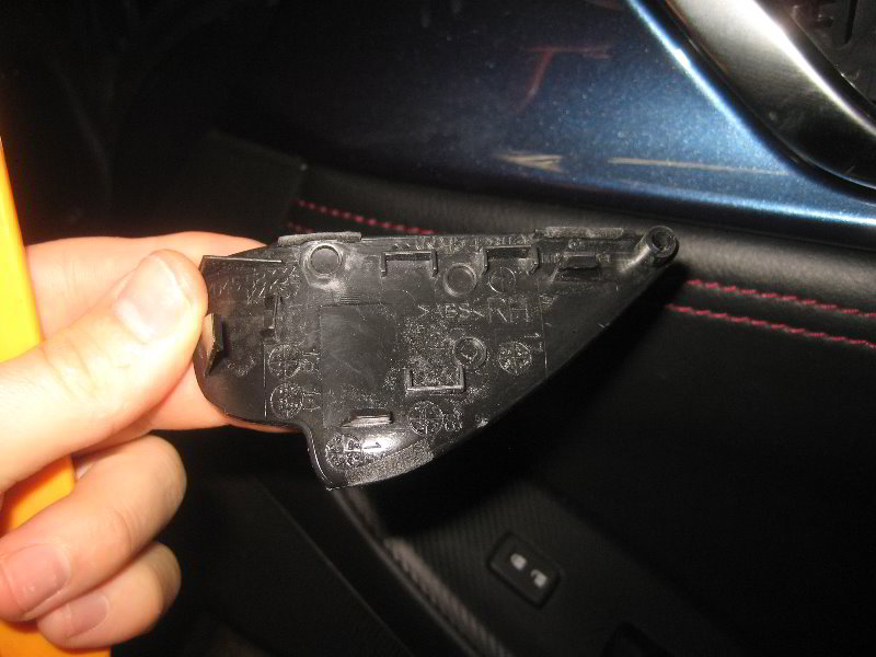 Mazda-MX-5-Miata-Interior-Door-Panel-Removal-Speaker-Replacement-Guide-004