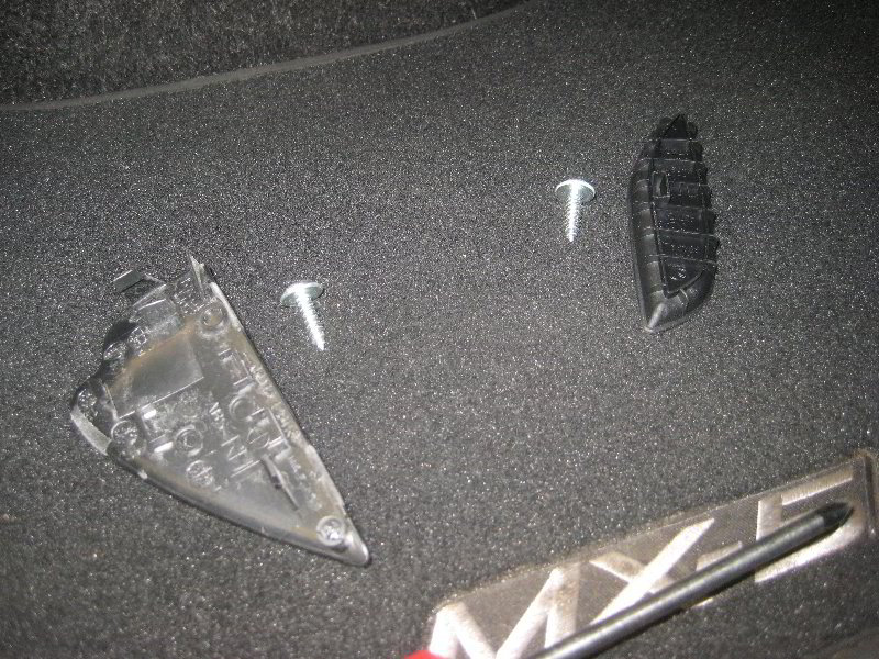 Mazda-MX-5-Miata-Interior-Door-Panel-Removal-Speaker-Replacement-Guide-010