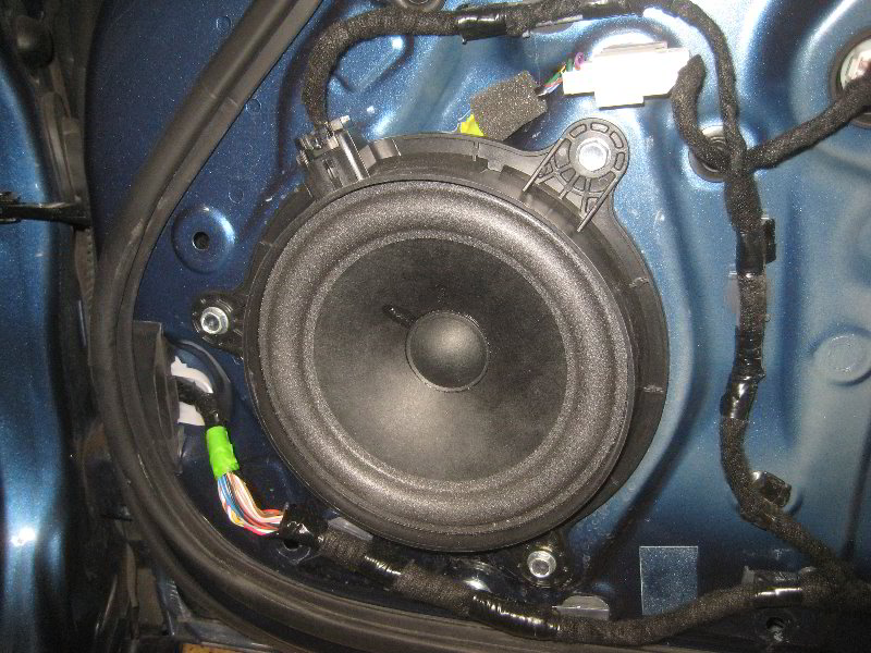 Mazda-MX-5-Miata-Interior-Door-Panel-Removal-Speaker-Replacement-Guide-021