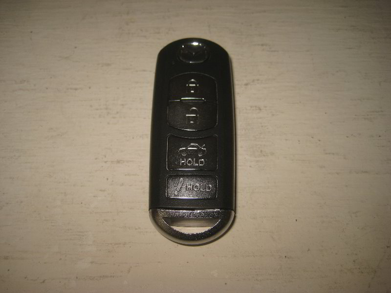 Mazda-MX-5-Miata-Key-Fob-Battery-Replacement-Guide-001