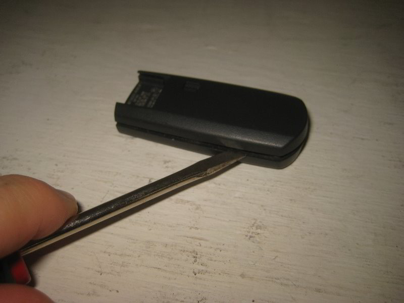 Mazda-MX-5-Miata-Key-Fob-Battery-Replacement-Guide-007