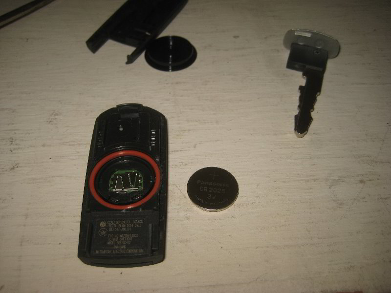 Mazda-MX-5-Miata-Key-Fob-Battery-Replacement-Guide-014