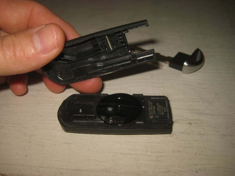 Mazda-MX-5-Miata-Key-Fob-Battery-Replacement-Guide-019