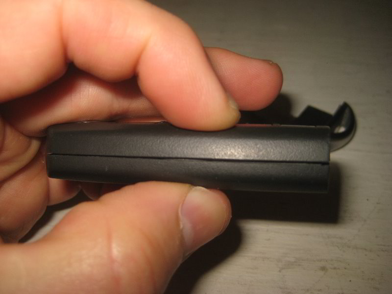 Mazda-MX-5-Miata-Key-Fob-Battery-Replacement-Guide-020