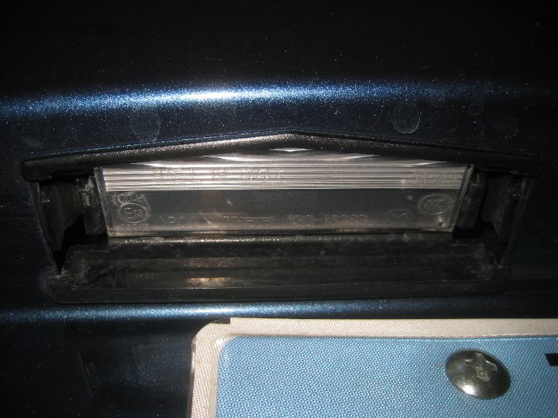 Mazda-MX-5-Miata-License-Plate-Light-Bulbs-Replacement-Guide-002