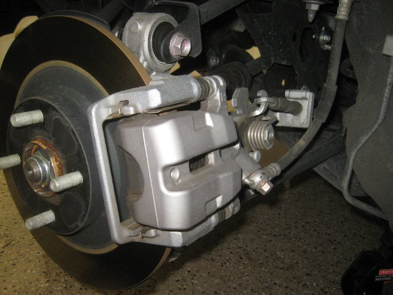 Mazda-MX-5-Miata-Rear-Brake-Pads-Replacement-Guide-007