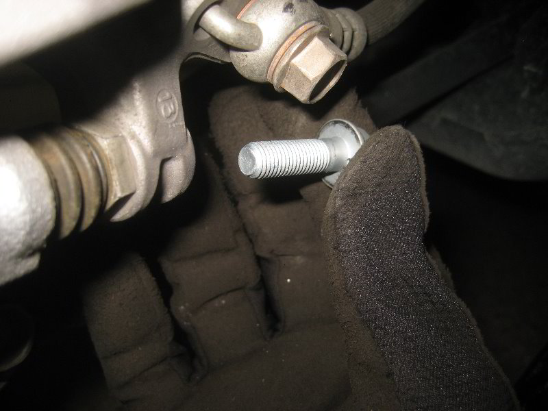 Mazda-MX-5-Miata-Rear-Brake-Pads-Replacement-Guide-012