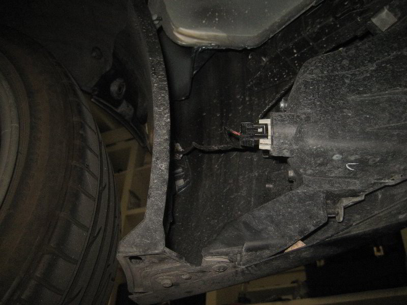 Mazda-MX-5-Miata-Reverse-Tail-Light-Bulbs-Replacement-Guide-011