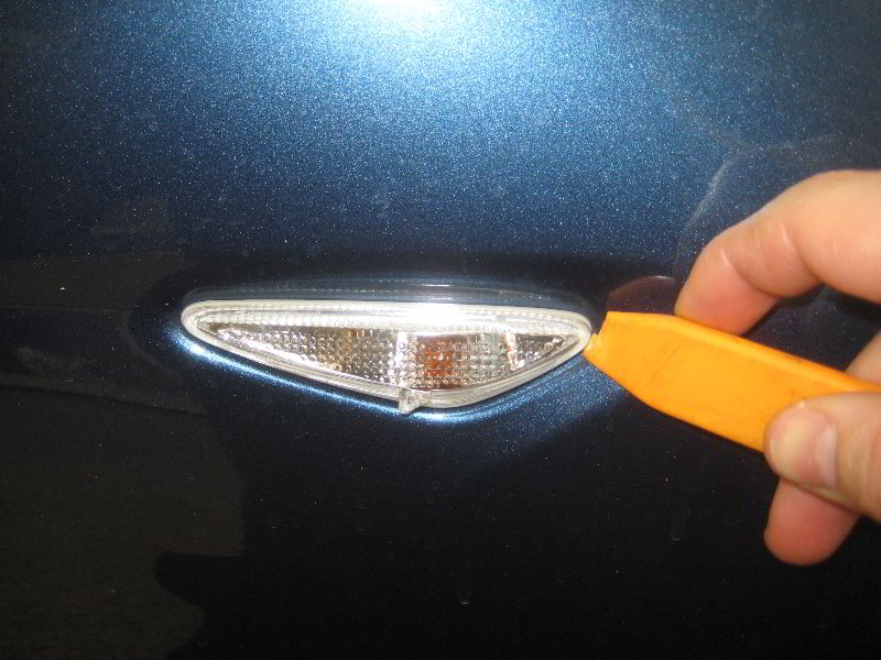 Mazda-MX-5-Miata-Side-Turn-Signal-Light-Bulb-Replacement-Guide-002