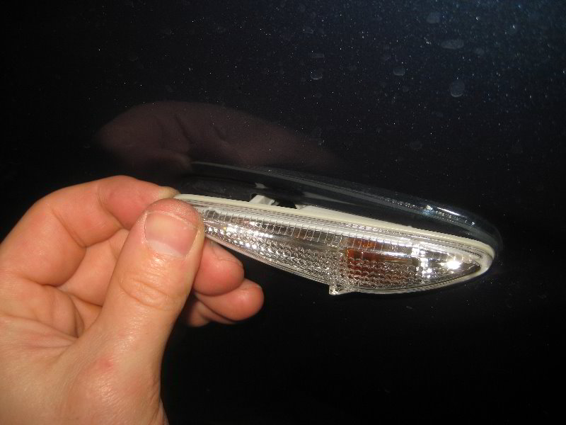 Mazda-MX-5-Miata-Side-Turn-Signal-Light-Bulb-Replacement-Guide-014