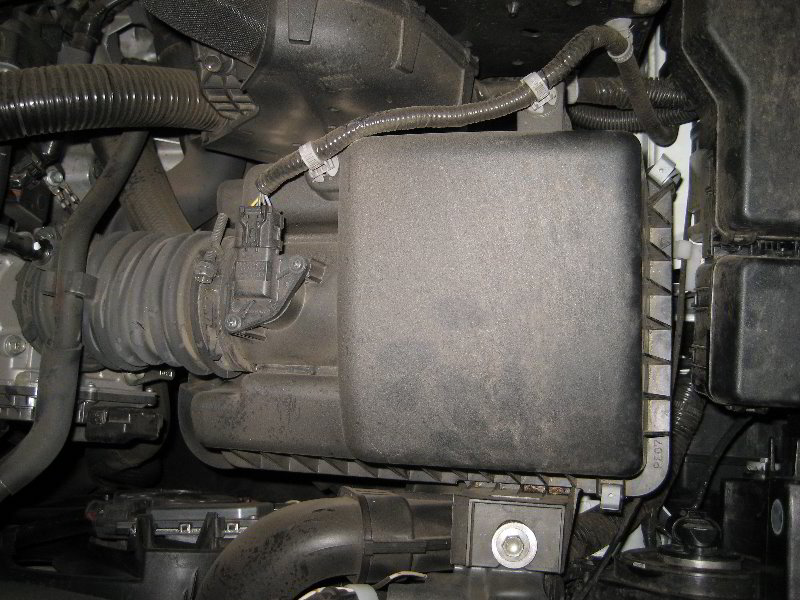 Mazda-Mazda3-Engine-Air-Filter-Cleaning-Replacement-Guide-015