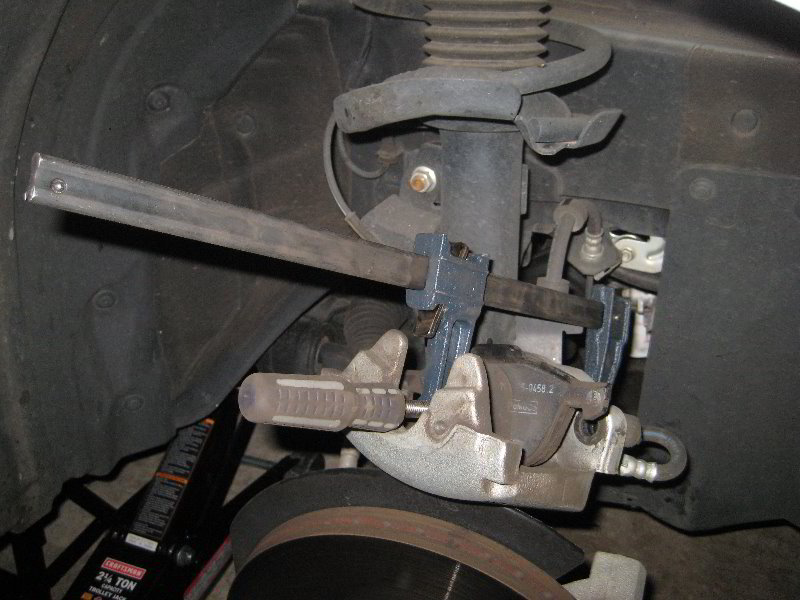Mazda-Mazda3-Front-Brake-Pads-Replacement-Guide-026