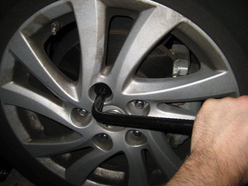Mazda-Mazda3-Front-Brake-Pads-Replacement-Guide-048