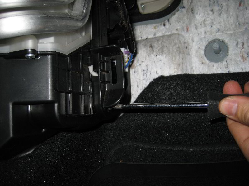 Mazda-Mazda3-HVAC-Cabin-Air-Filters-Replacement-Guide-029