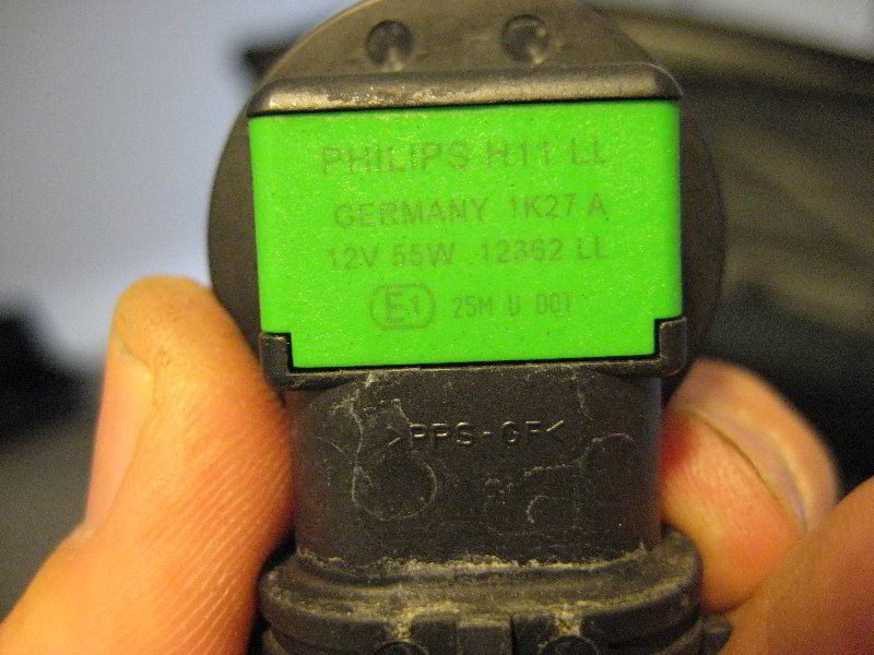 Mazda-Mazda3-Headlight-Bulbs-Replacement-Guide-007