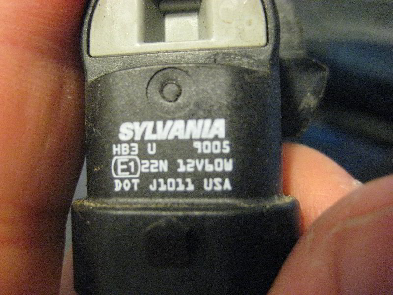 Mazda-Mazda3-Headlight-Bulbs-Replacement-Guide-017