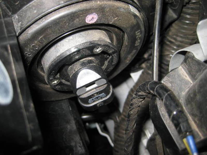 Mazda-Mazda3-Headlight-Bulbs-Replacement-Guide-020