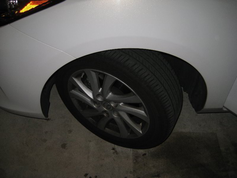 Mazda-Mazda3-Headlight-Bulbs-Replacement-Guide-023