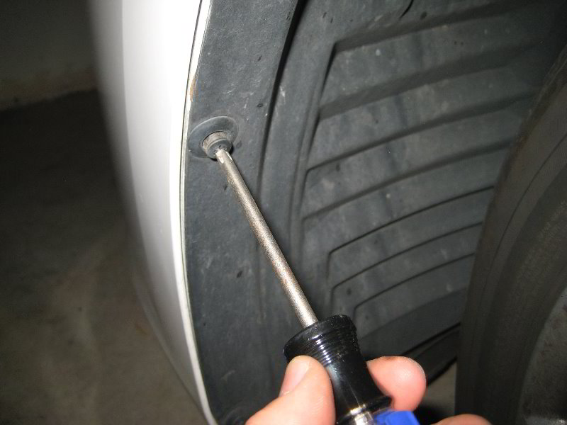 Mazda-Mazda3-Headlight-Bulbs-Replacement-Guide-026