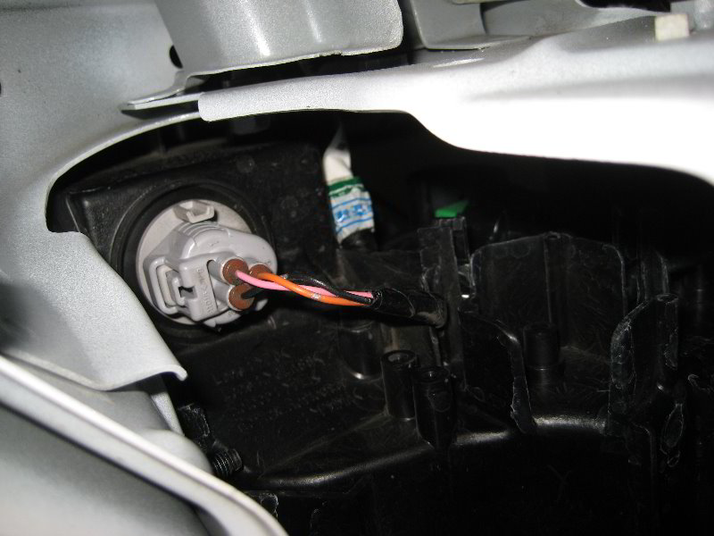 Mazda-Mazda3-Headlight-Bulbs-Replacement-Guide-036