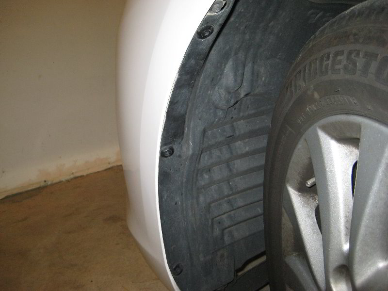 Mazda-Mazda3-Headlight-Bulbs-Replacement-Guide-040