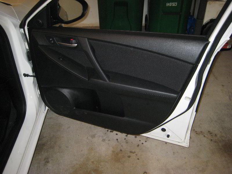 Mazda-Mazda3-Interior-Door-Panel-Removal-Guide-001