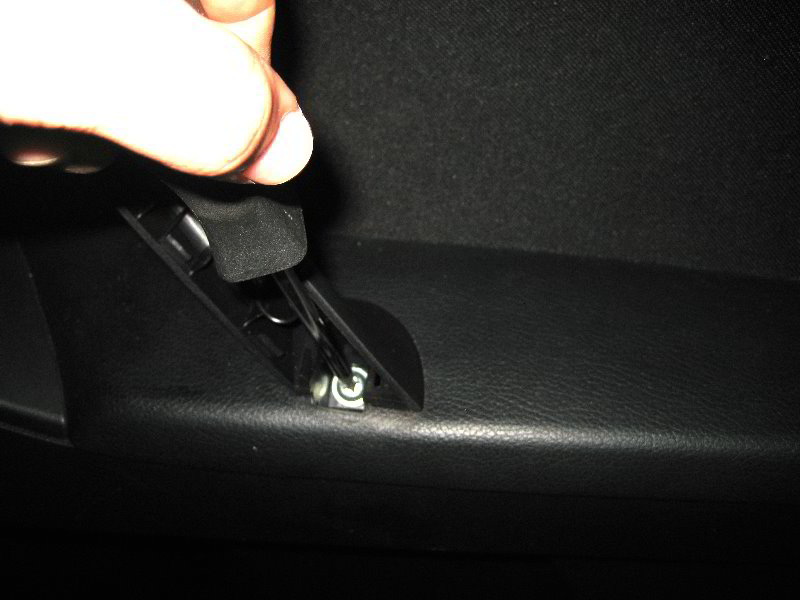 Mazda-Mazda3-Interior-Door-Panel-Removal-Guide-008