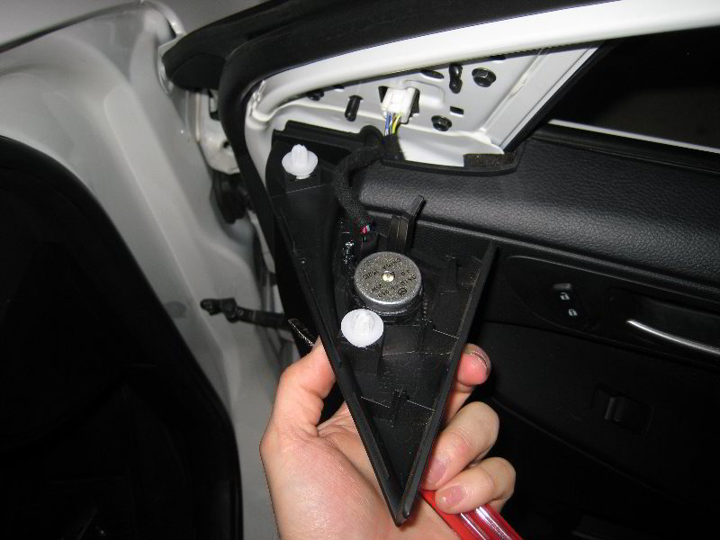 Mazda-Mazda3-Interior-Door-Panel-Removal-Guide-011