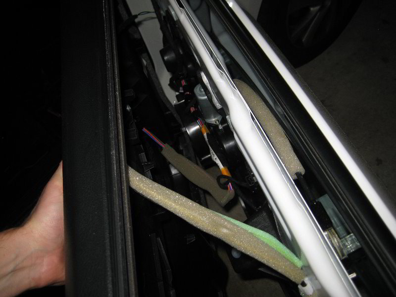 Mazda-Mazda3-Interior-Door-Panel-Removal-Guide-015