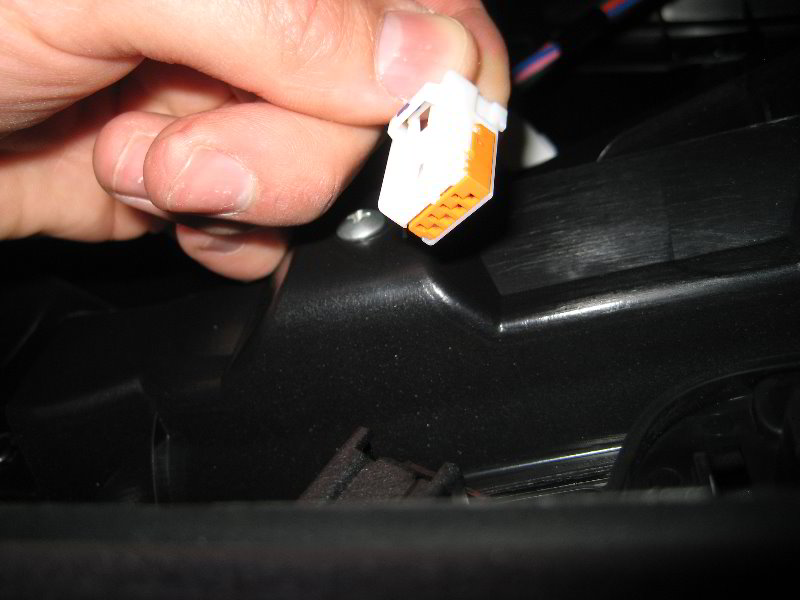 Mazda-Mazda3-Interior-Door-Panel-Removal-Guide-017