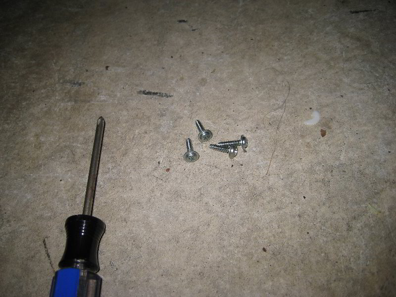 Mazda-Mazda3-Interior-Door-Panel-Removal-Guide-030