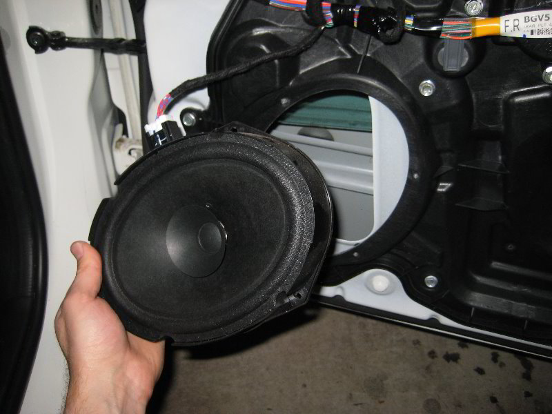 Mazda-Mazda3-Interior-Door-Panel-Removal-Guide-031