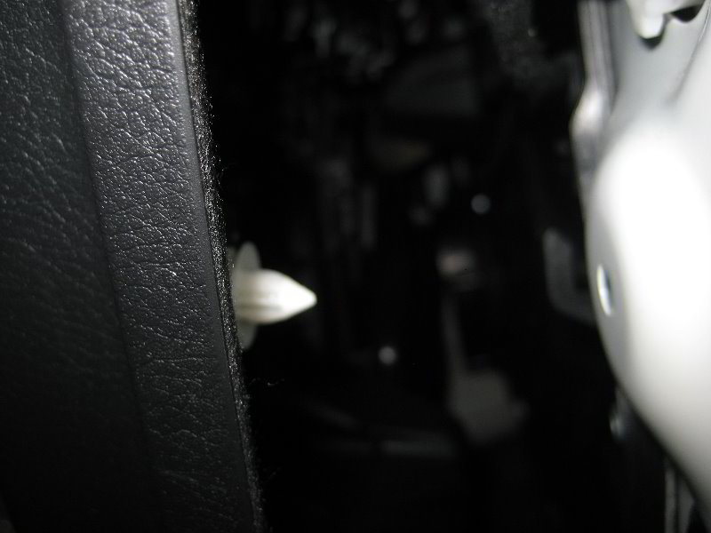 Mazda-Mazda3-Interior-Door-Panel-Removal-Guide-044