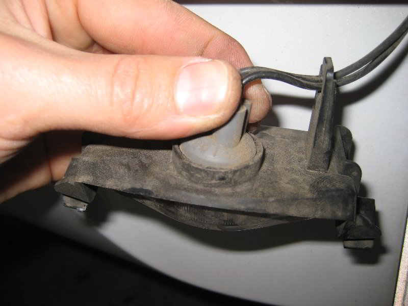 MazdaMazda3LicensePlateLightBulbsReplacementGuide009