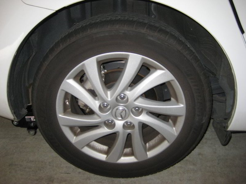 Mazda-Mazda3-Rear-Brake-Pads-Replacement-Guide-001