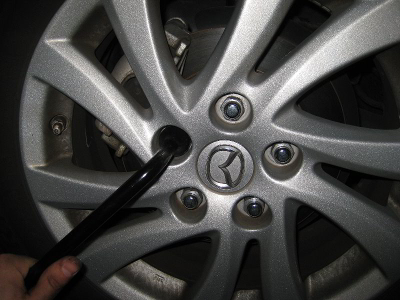 Mazda-Mazda3-Rear-Brake-Pads-Replacement-Guide-045