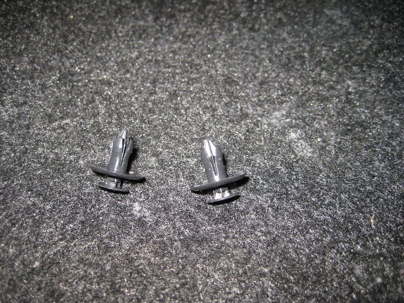 Mazda-Mazda3-Tail-Light-Bulbs-Replacement-Guide-006