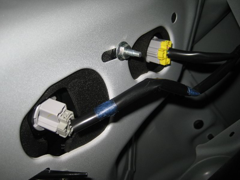 MazdaMazda3TailLightBulbsReplacementGuide019